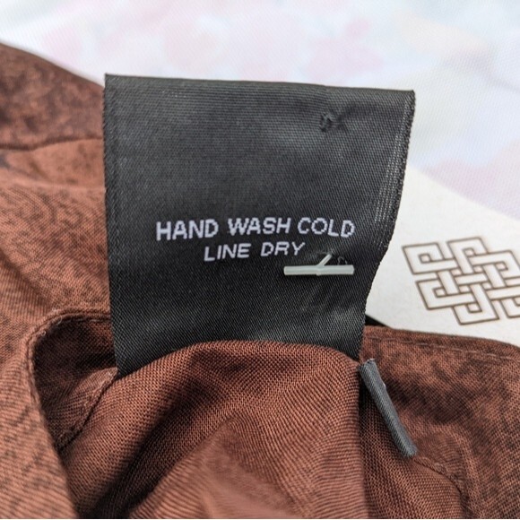 Endless Knot Art Women's Top, Size Small/Medium - Picture 5 of 8